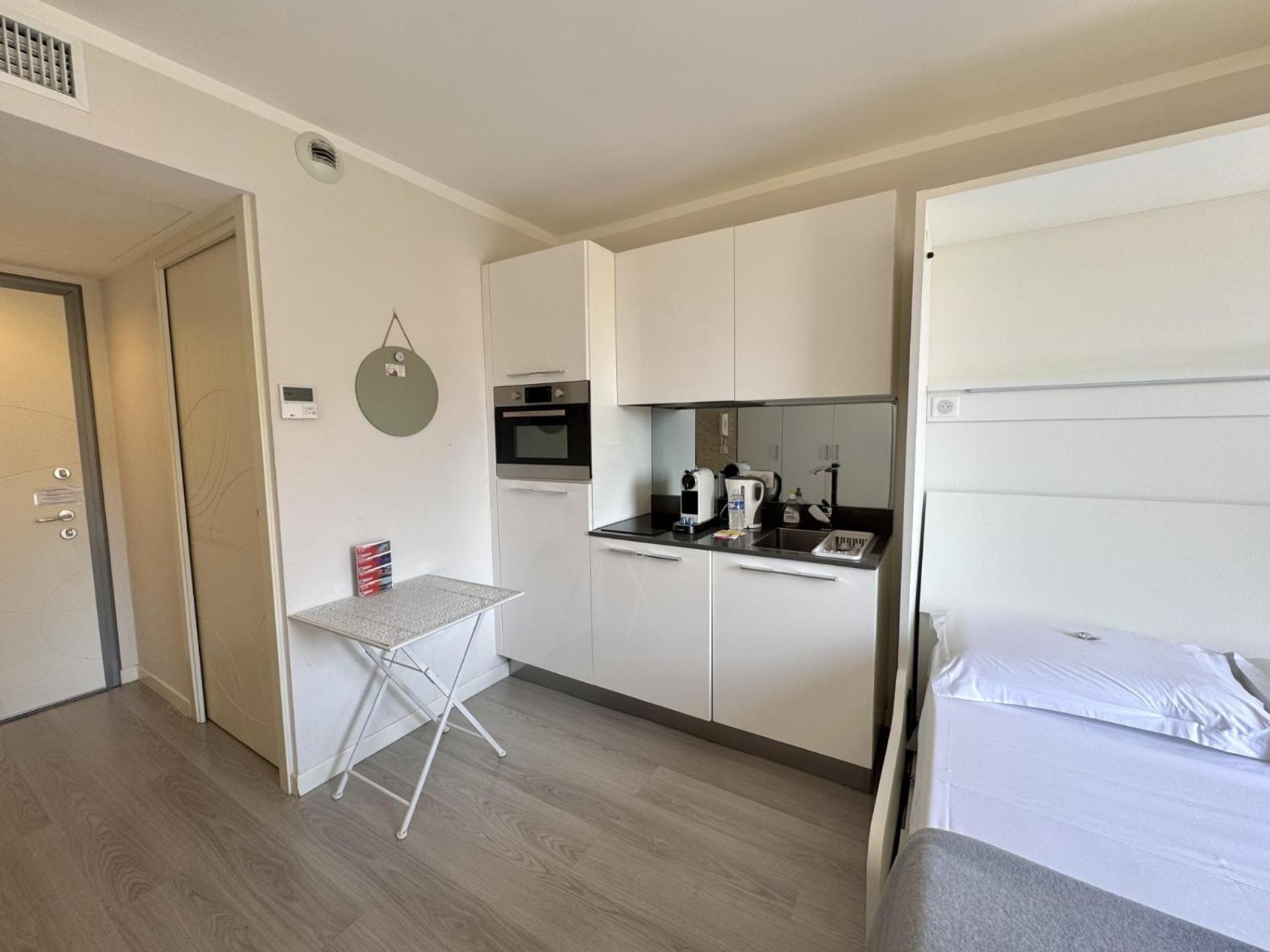 Aparthotel Riviera Nice Cote D'Azur - Old Town - Studio Ac - Sea View - 50M Promenade Des Anglais- La Maison Linda Eksteriør bilde