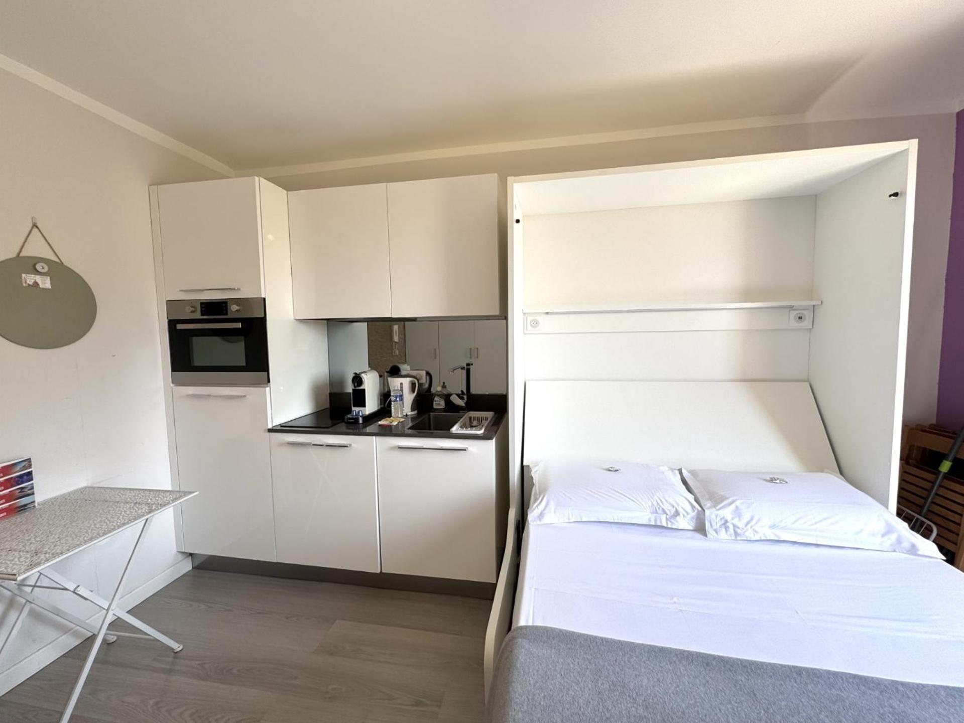 Aparthotel Riviera Nice Cote D'Azur - Old Town - Studio Ac - Sea View - 50M Promenade Des Anglais- La Maison Linda Eksteriør bilde