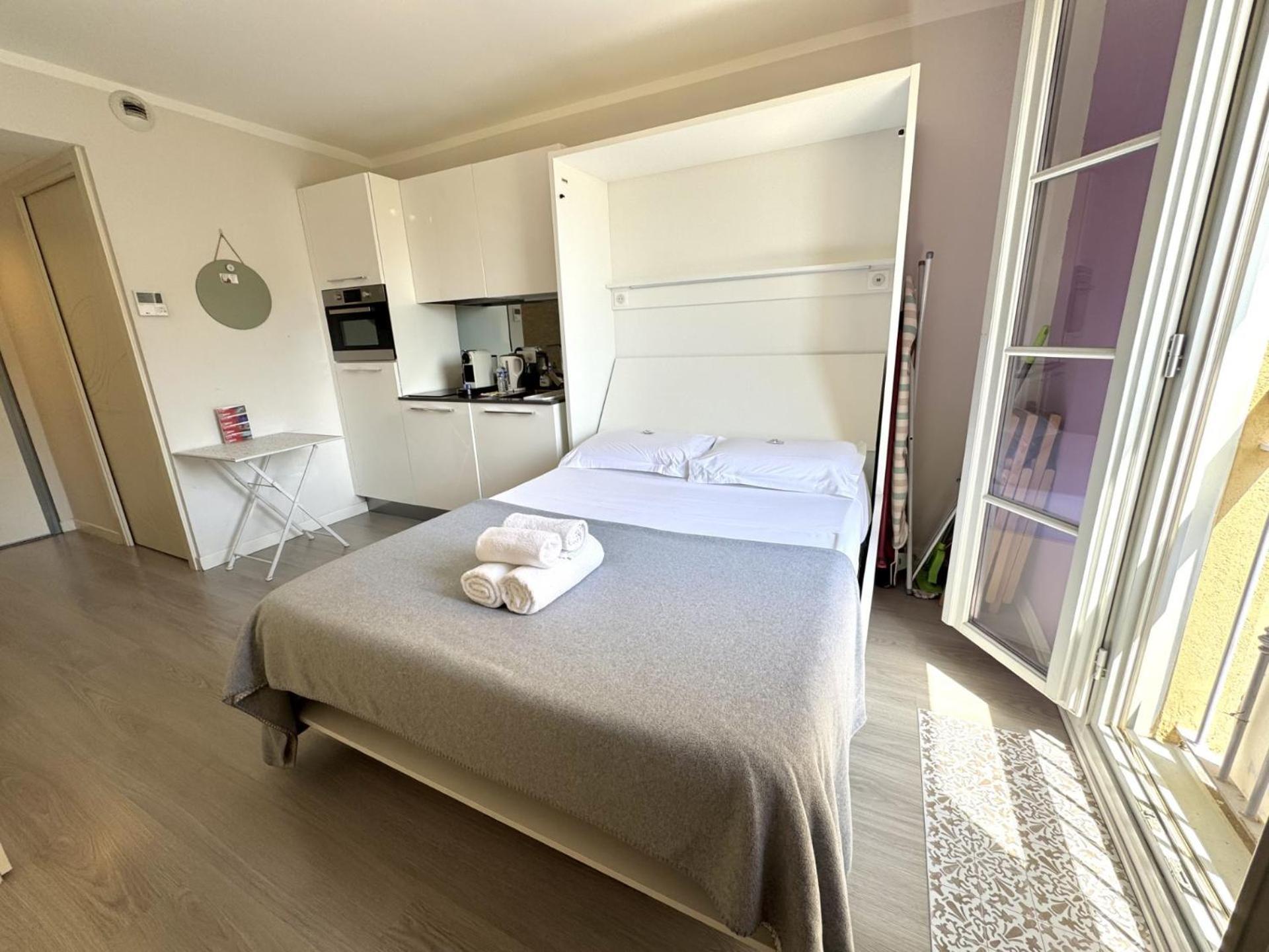 Aparthotel Riviera Nice Cote D'Azur - Old Town - Studio Ac - Sea View - 50M Promenade Des Anglais- La Maison Linda Eksteriør bilde